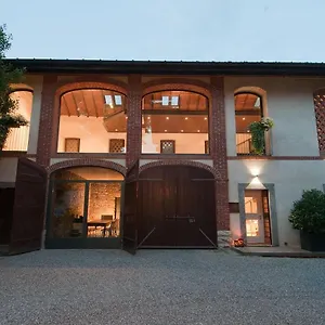 La Corte E L'uva Frühstückspension