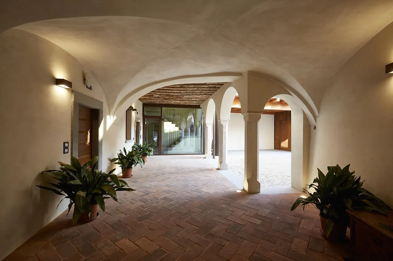 Frühstückspension Bed and Breakfast Palazzo Eleonora Monasterolo del Castello Italien