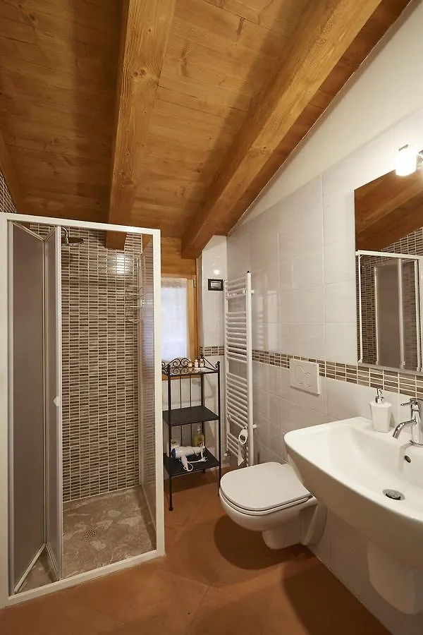 Bed and Breakfast Palazzo Eleonora Monasterolo del Castello 0*,  Italien