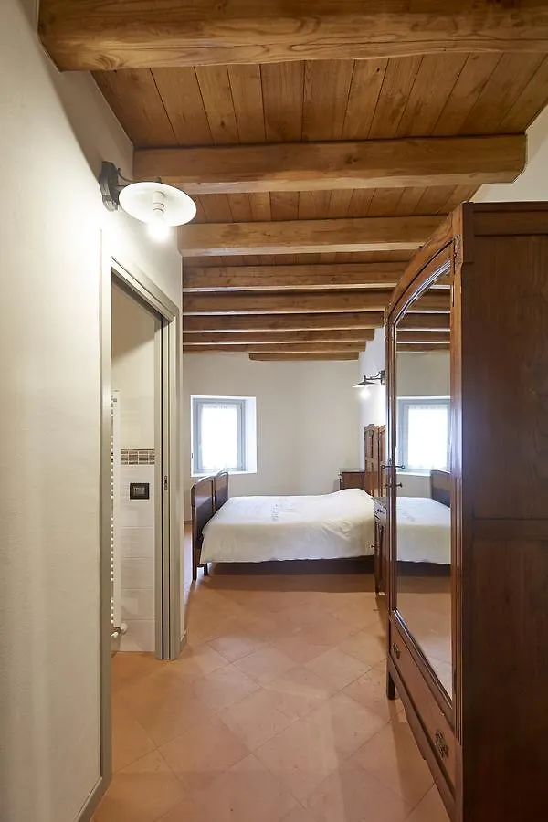 Bed and Breakfast Palazzo Eleonora Monasterolo del Castello Frühstückspension