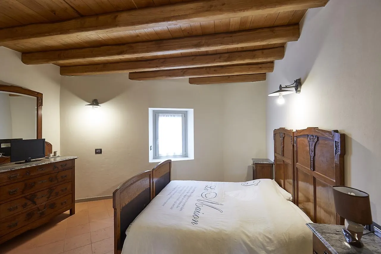 Bed and Breakfast Palazzo Eleonora Monasterolo del Castello Frühstückspension