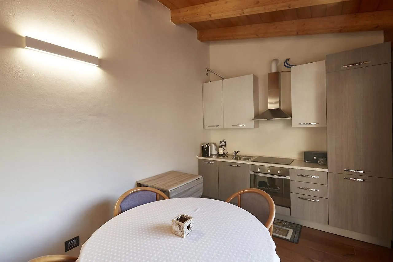 Bed and Breakfast Palazzo Eleonora Monasterolo del Castello Italien